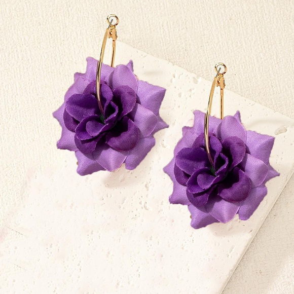 Boho Gold Tone Flower Applique Earrings - Picture 2 of 7